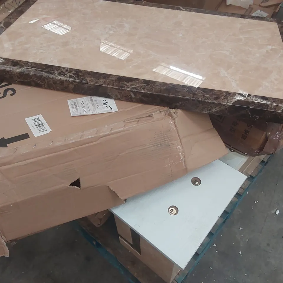 PALLET CONTAINING A LARGE QUANTITY OF ASSORTED DESIGNER FURNITURE PARTS ECT