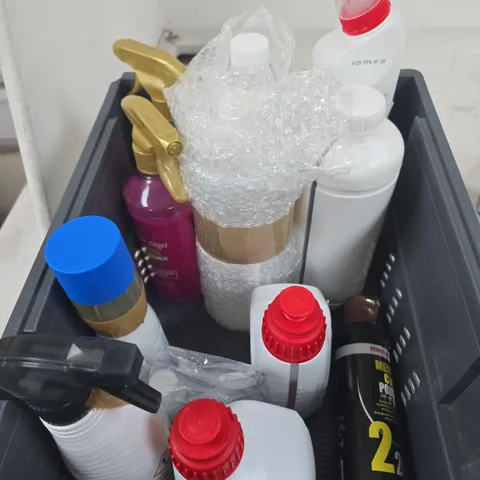 APPROXIMATELY 12 ASSORTED HOUSEHOLD LIQUIDS INCLUDING GROUT & TILE SEALER AND LEATHER COLOURANT