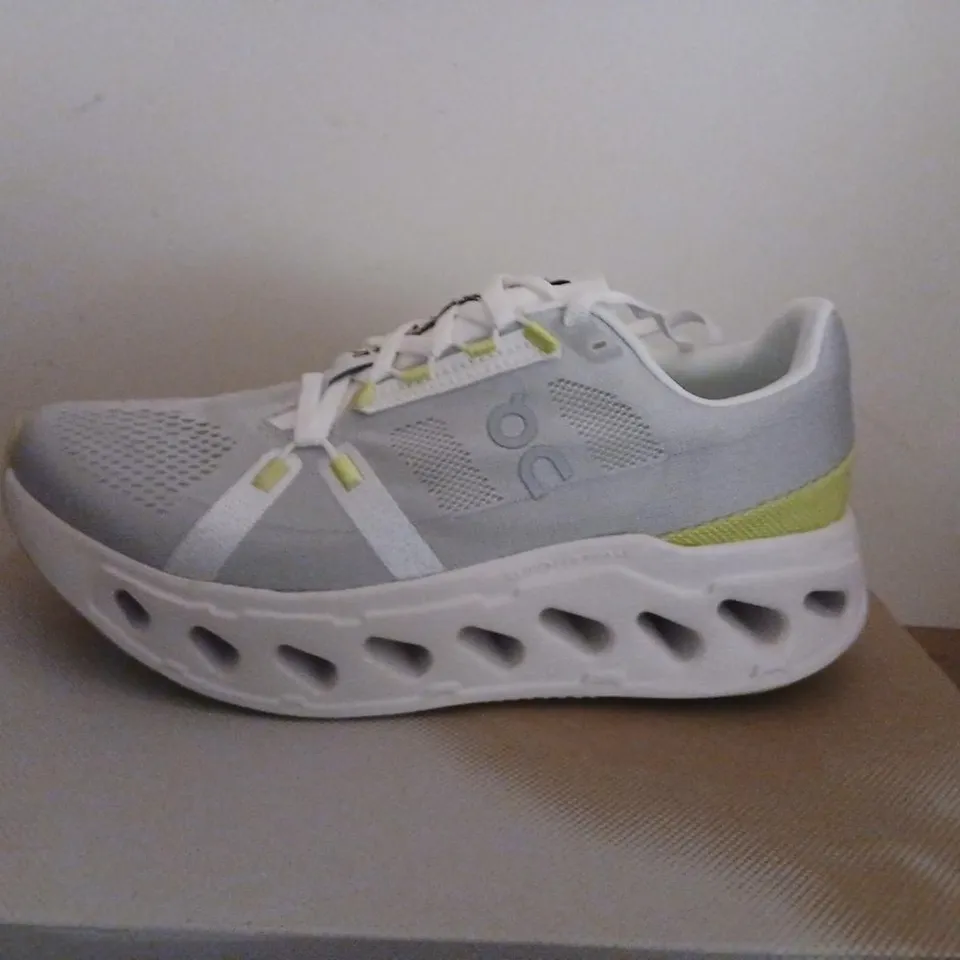 ON RUNNING CLOUDECLIPSE SHOES – WHITE/SAND, WOMEN'S UK 6.5 (US 8.5)