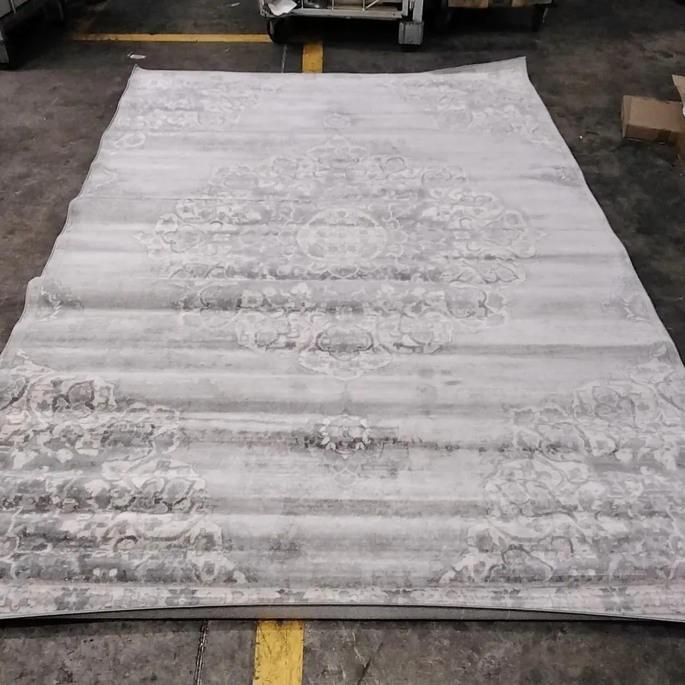 ANNISTON ORIENTAL AREA RUG APPROXIMATELY 200X300CM 