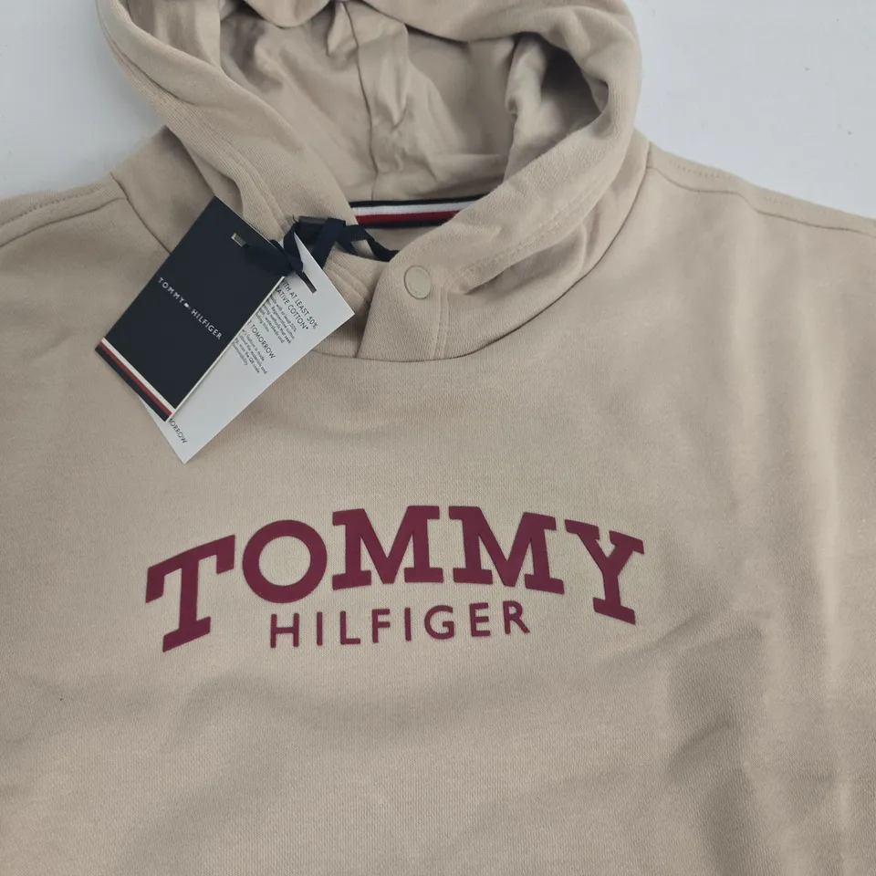 TOMMY HILFIGER MONOTYPE PRINT HOODIE IN GULF SAND - 12