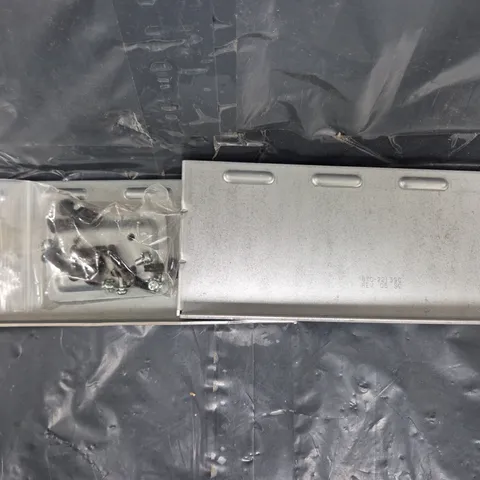 APC RACK MOUNT BRACKET KIT L+R ROHS