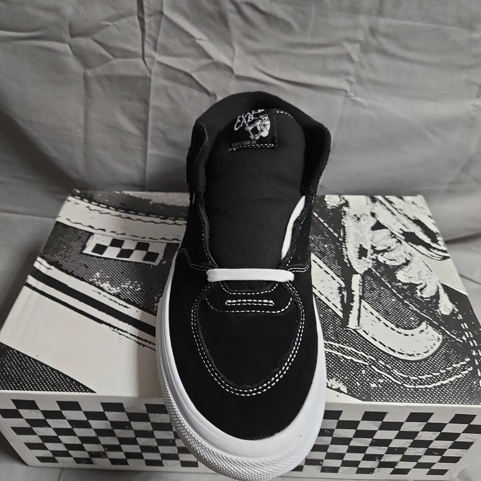 BOXED PAIR OF SKATE HALF CAN VANS - UK SIZE 10