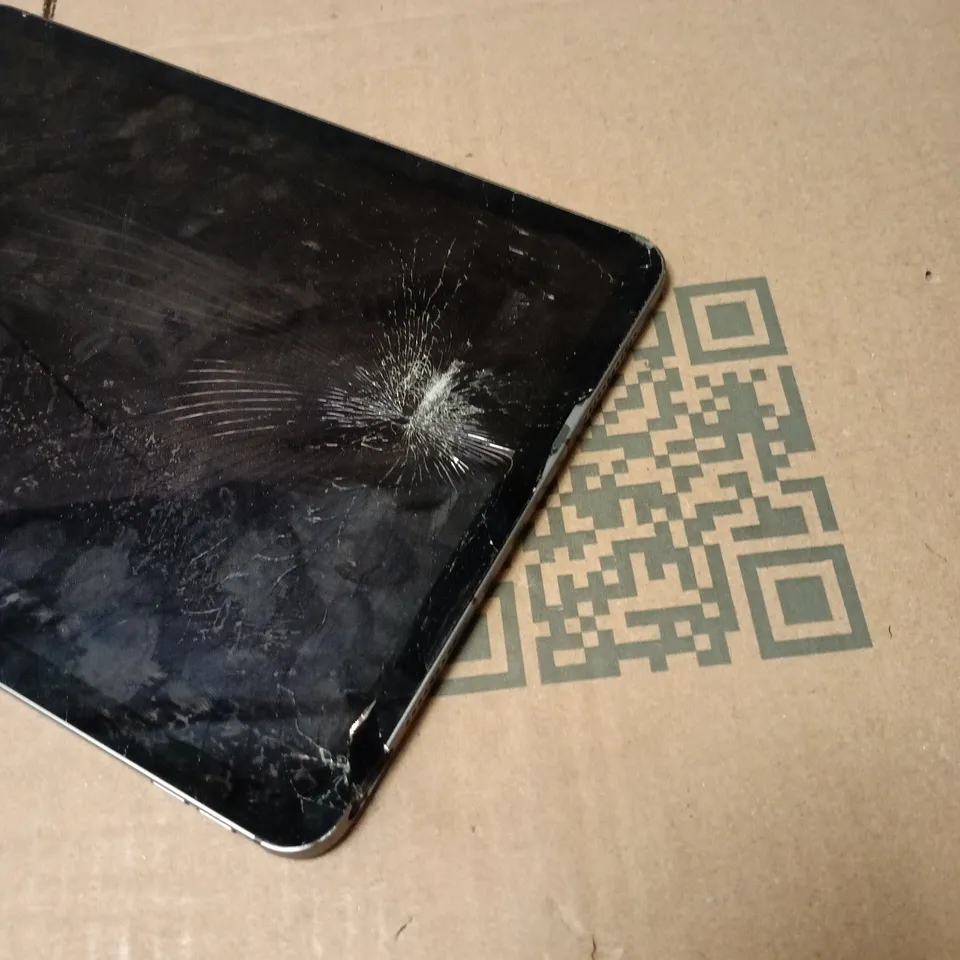 APPLE IPAD AIR TABLET