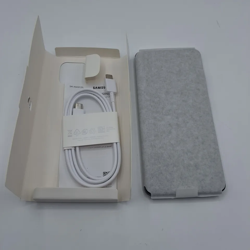 BOXED SAMSUNG GALAXY A06 4GB/64GB IN BLACK - SM-A065F