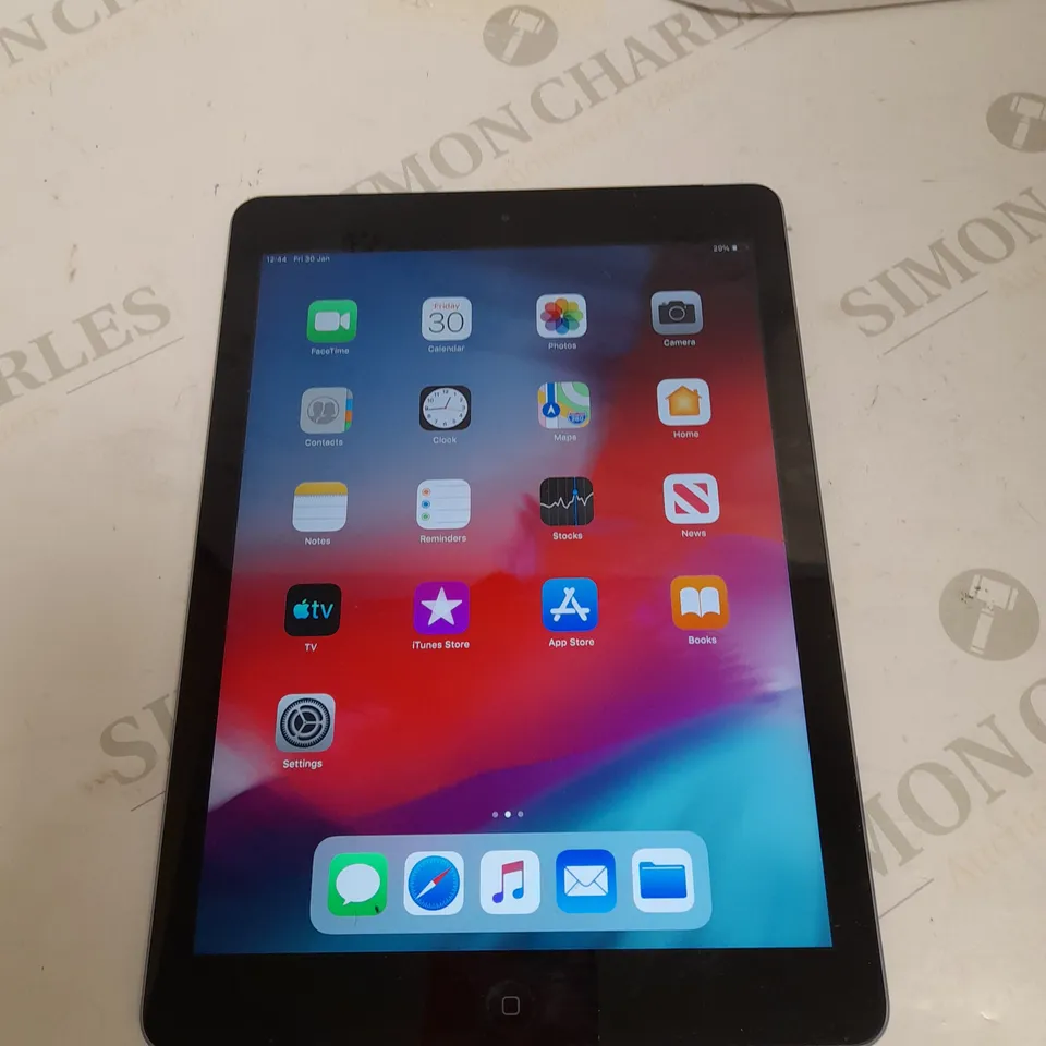 APPLE IPAD AIR A1475
