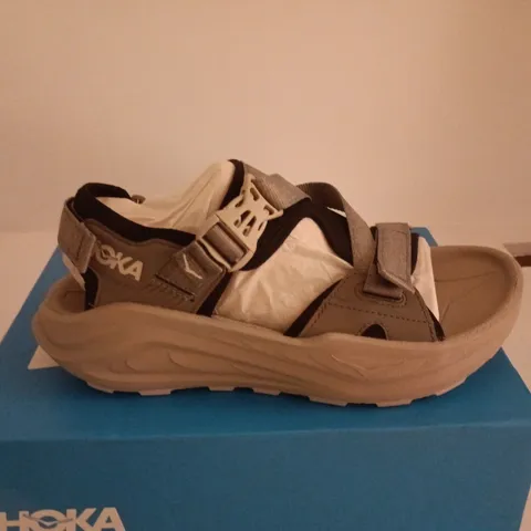 HOKA M INFINI HIKE TC GREY UK 9.5 BOXED