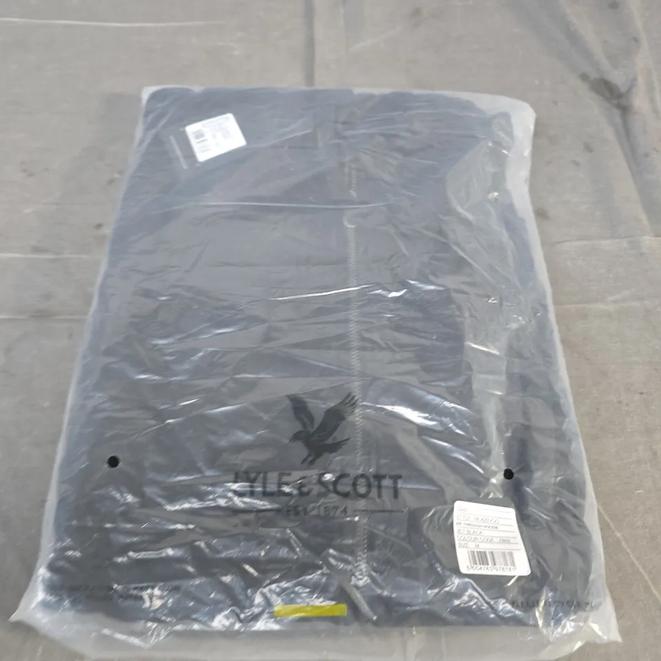LYLE & SCOTT ZIP-THROUGH HOODIE – JET BLACK, SIZE M )(VERIFY MODEL)