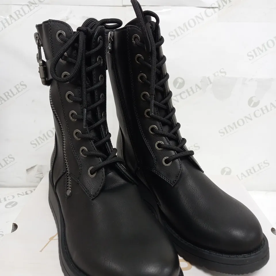 BOXED BLOWFISH MALIBU BLACK HIGH BOOTS - SIZE 7