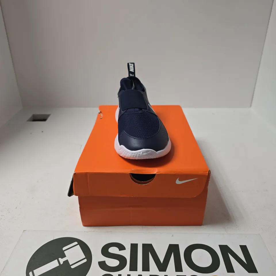 BOXED PAIR OF NIKE FLEX RUNNERS SIZE UK 4