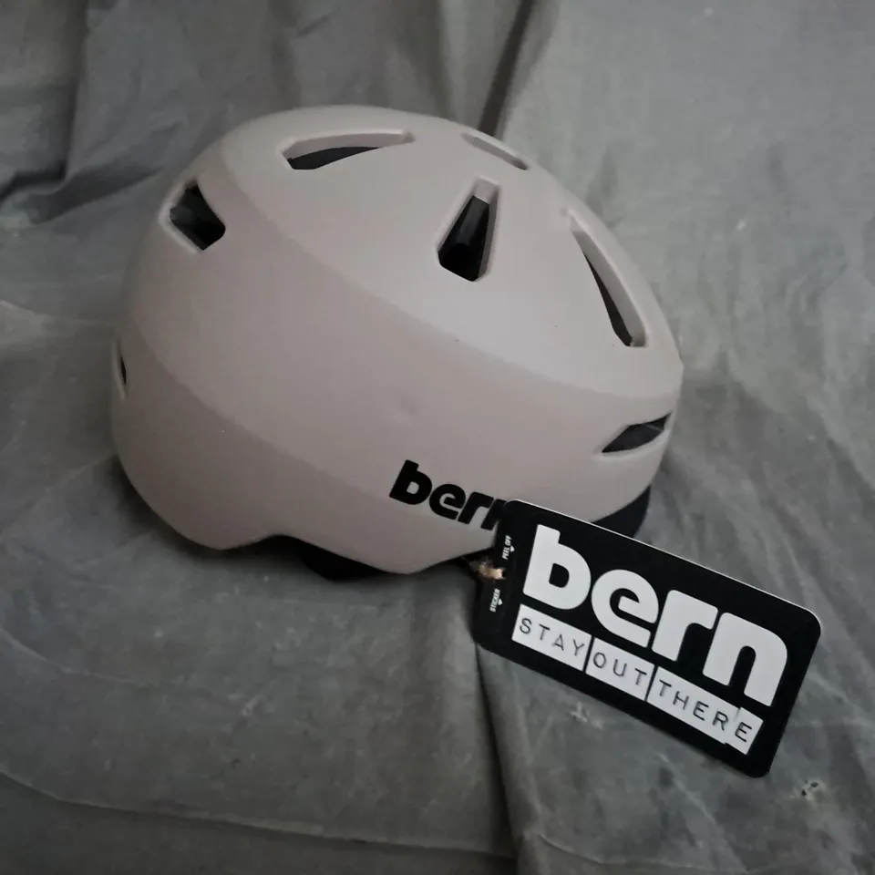 BERN HELMET SIZE M 55.5-59CM