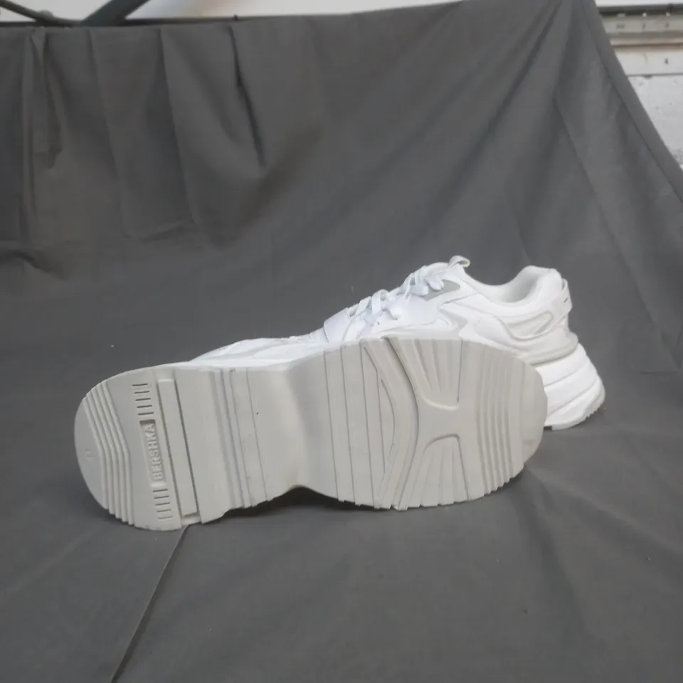 WHITE BERSHKA TRAINERS SIZE 43