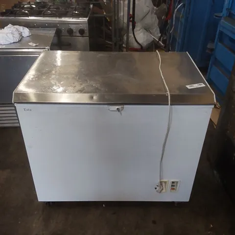 DERBY ESTA COMMERCIAL CHEST FREEZER