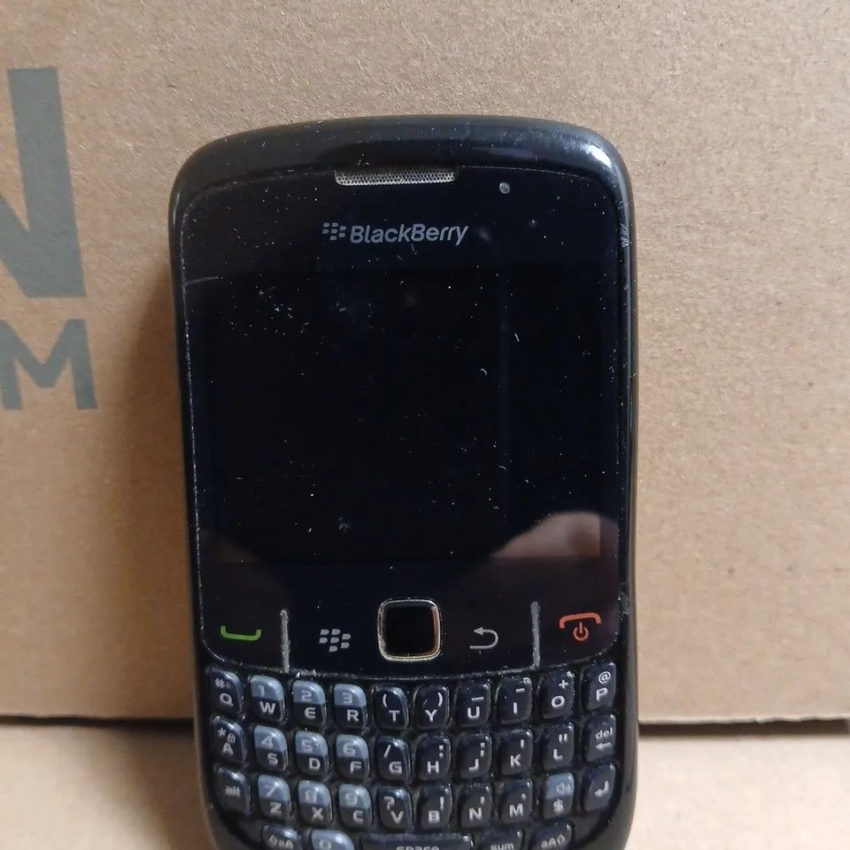 BLACKBERRY CURVE SMARTPHONE 