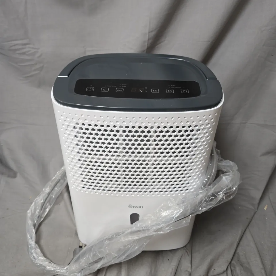 SWAN 10L DEHUMIDIFIER IN WHITE
