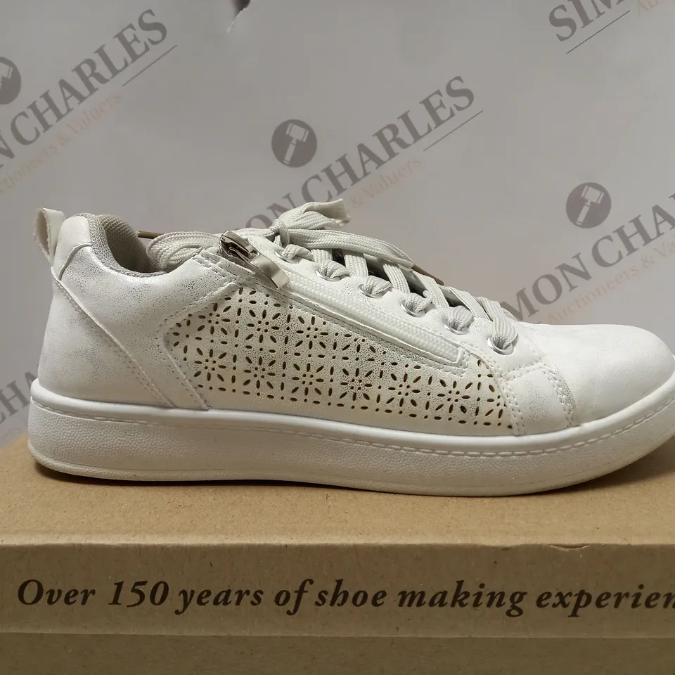 BOXED CUSHION WALK LASER CUT ZIP TRAINERS, IVORY - SIZE 6 