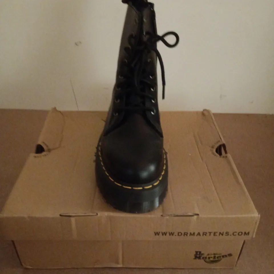 BOXED PAIR OF DR MARTENS JADON BOOTS IN BLACK - UK 6.5