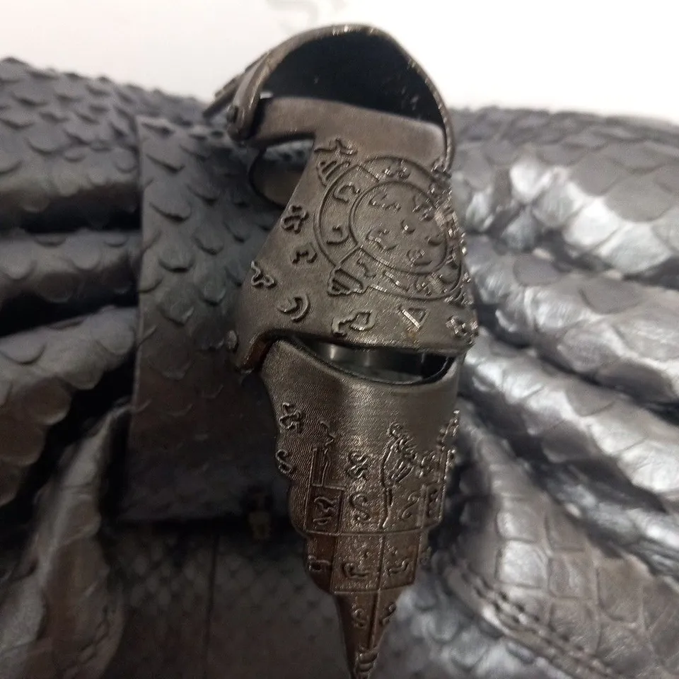 MAISON DU POSH PYTHON 3 CLUTCHSILVER SHADE BAG
