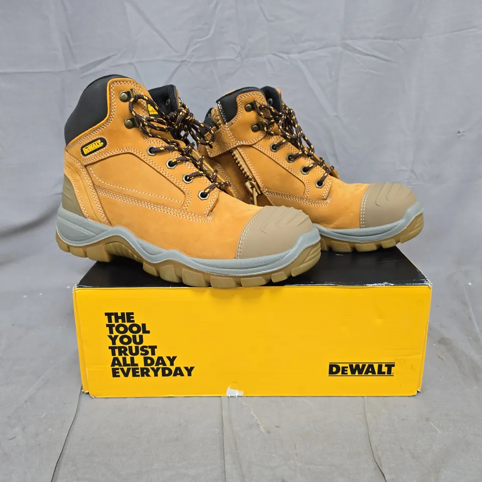 BOXED PAIR OF DEWALT AKRON HONEY STEEL TOE CAP SAFETY BOOTS SIZE UK 8
