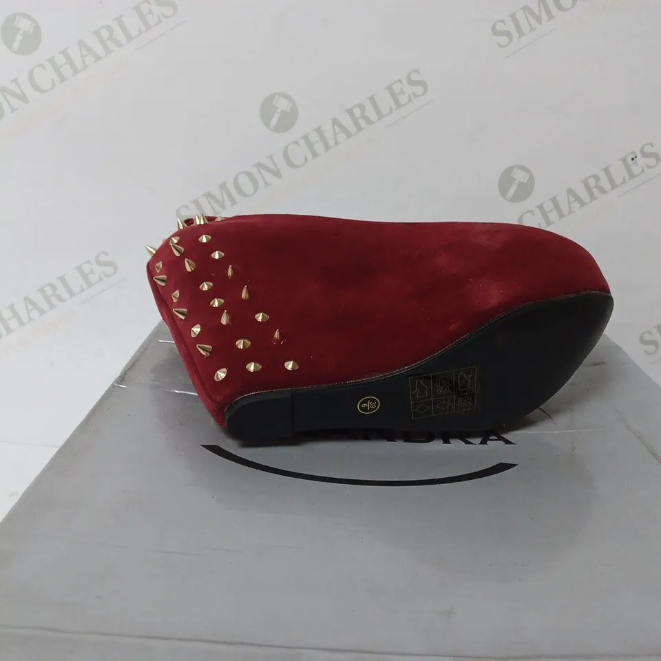 BOXED PAIR OF CASANDRA WEDGE SANDALS IN BORDEAUX SUEDE SIZE 6 