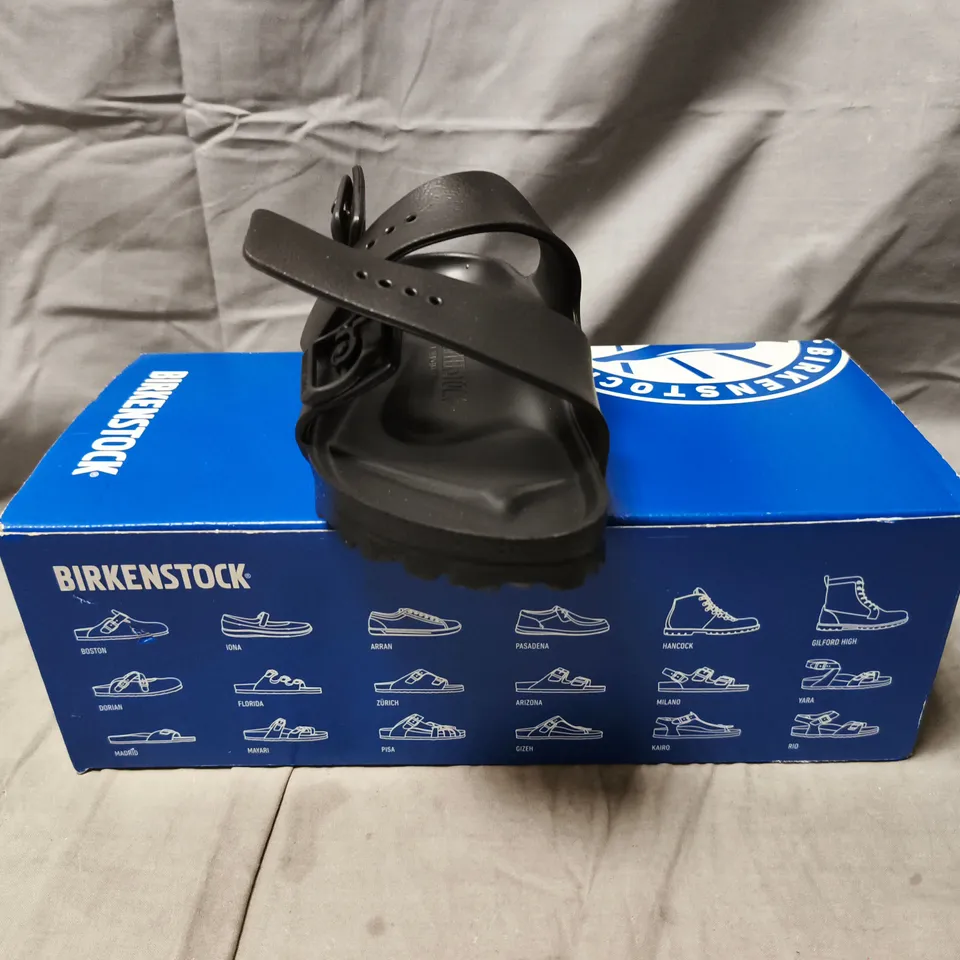 BOXED PAIR OF BIRKENSTOCK ARIZONA EVA SANDALS IN BLACK SIZE UK 2.5