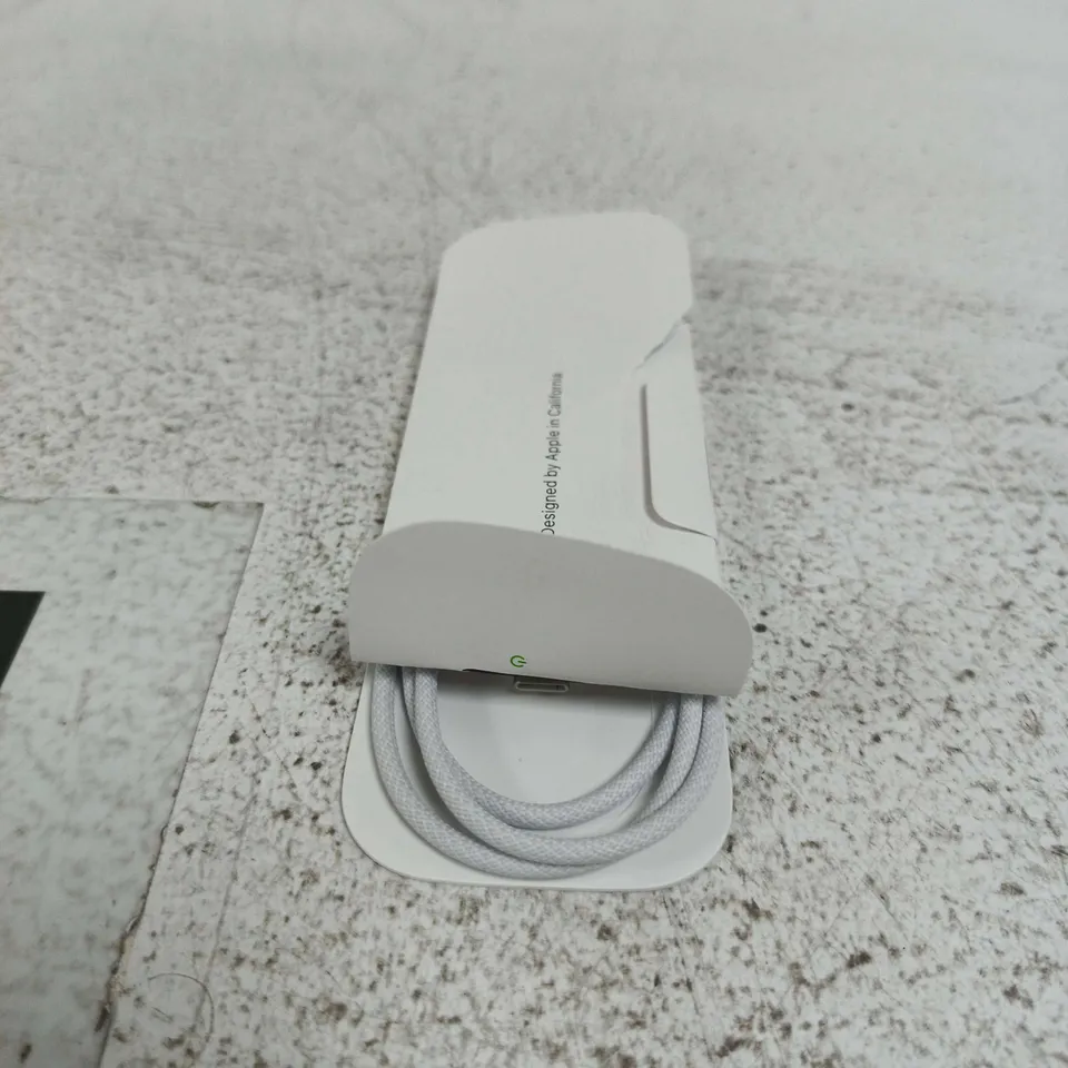APPLE USB-C TO LIGHTNING CABLE – BRAIDED WHITE