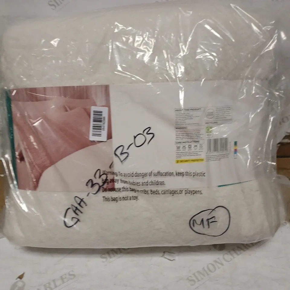 BRAND NEW SUPER SOFT FAUX FUR DUVET SET - DOUBLE - PINK 