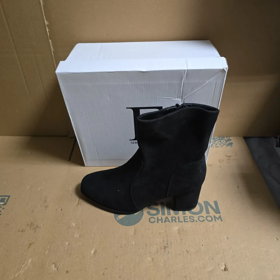 E BY EMMA BLACK ANKLE BOOTS, UK 7, WITH SIDE ZIP