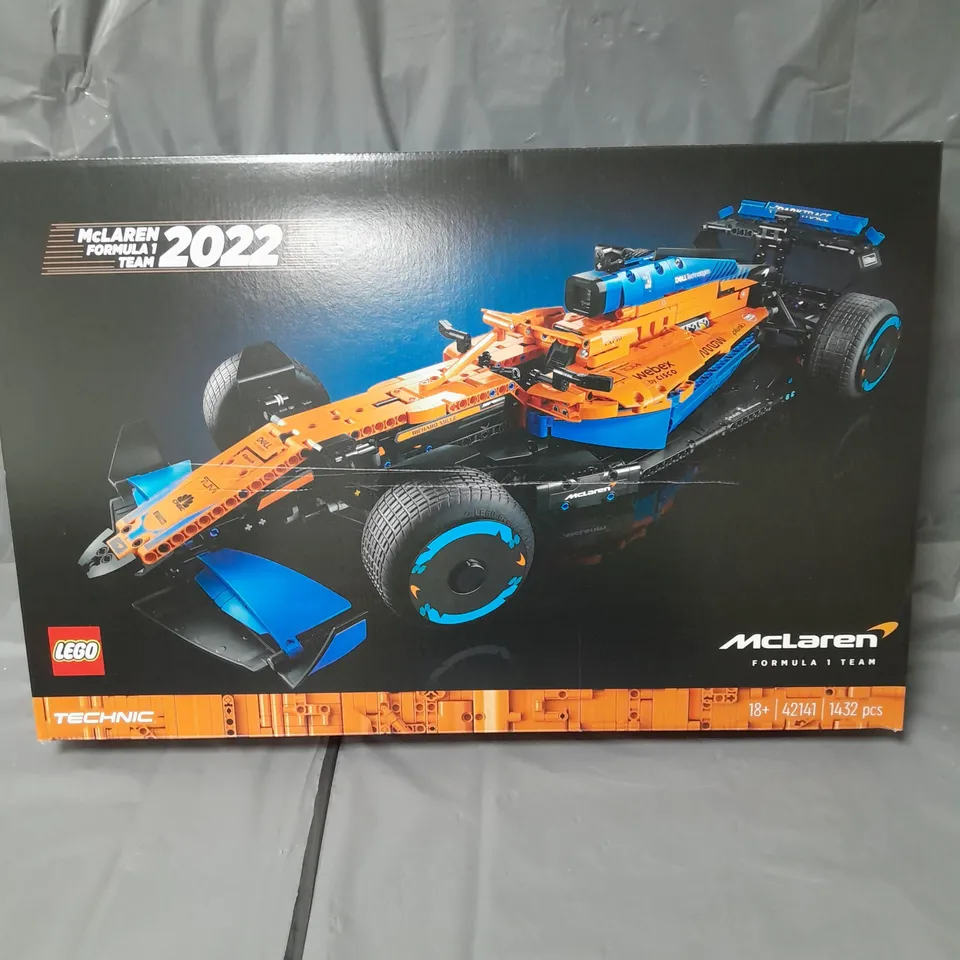 BOXED LEGO TECHNIC MCLAREN FORMULA 1 RACE CAR 2022 (42141) RRP £169.99