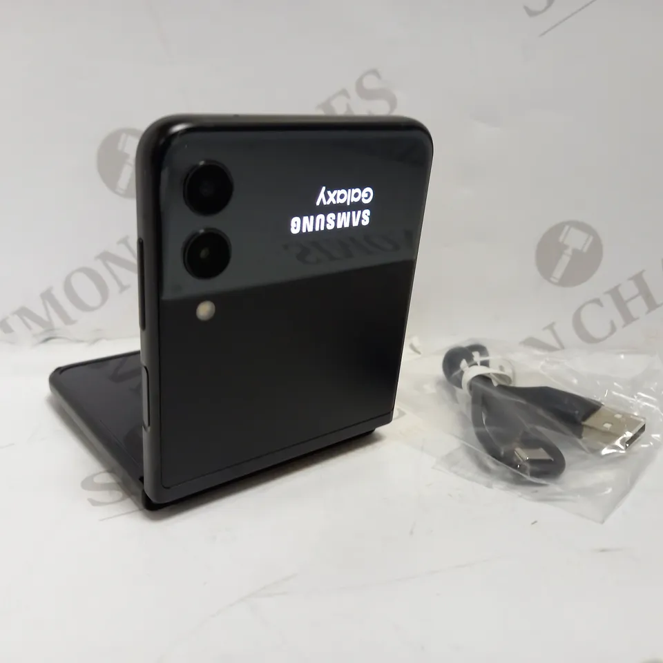 SAMSUNG GALAXY Z FLIP 3 5G 128GB RRP £949