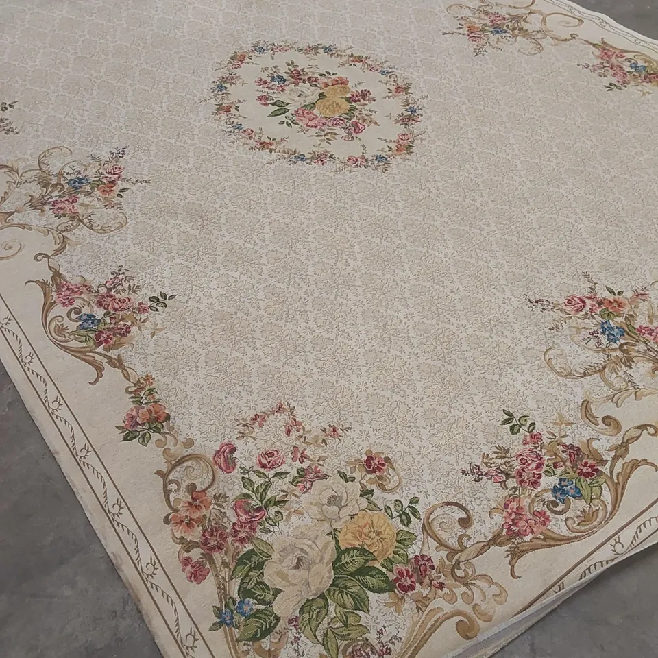 NOELINE FLATWEAVE AREA RUG // SIZE: 240 X 330cm
