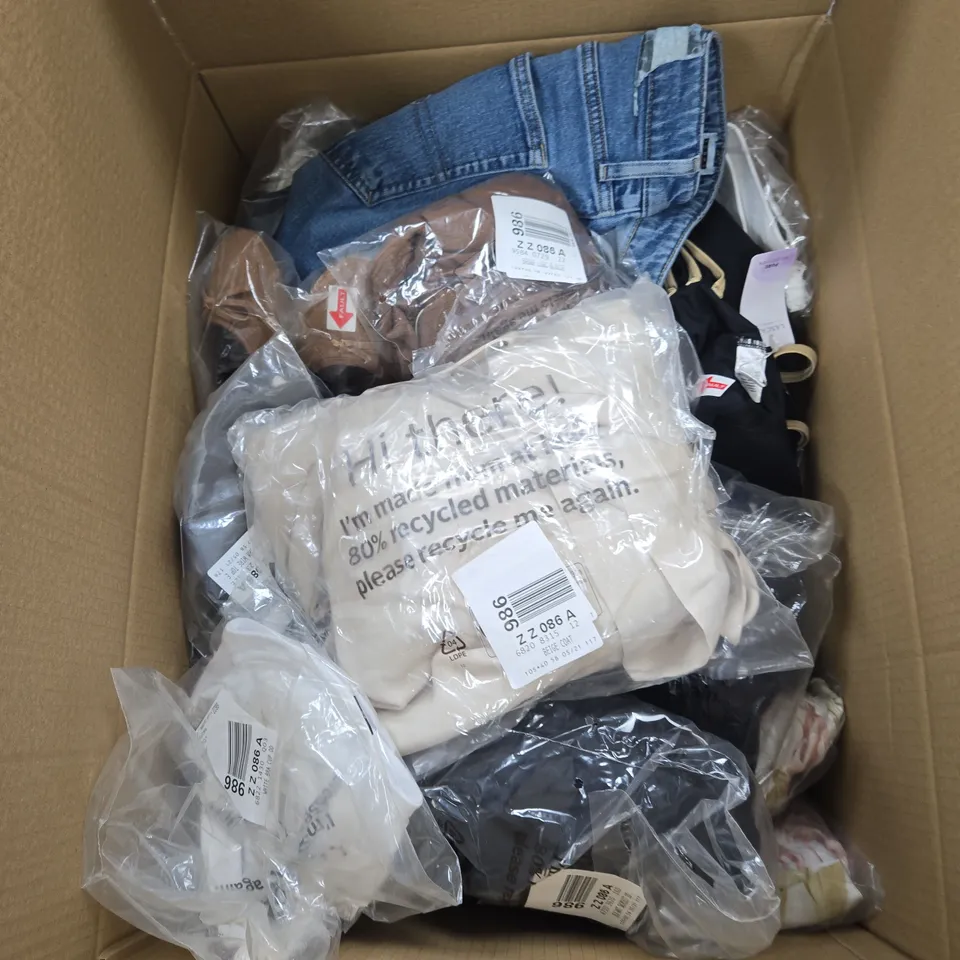BOX OF APPROXIMATELY 20 ASSORTED CLOTHING ITEMS TO INCLUDE LASCANA ETC
