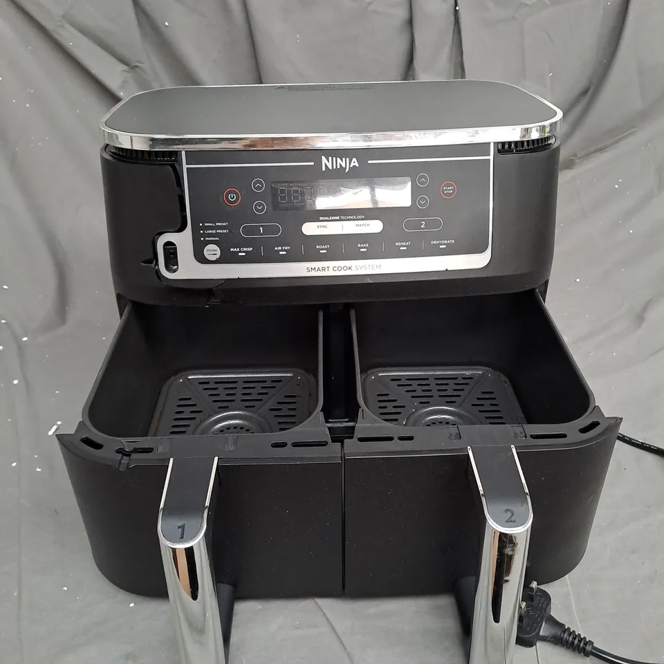 BOXED NINJA FOODI MAX DUALZONE AIR FRYER IN BLACK