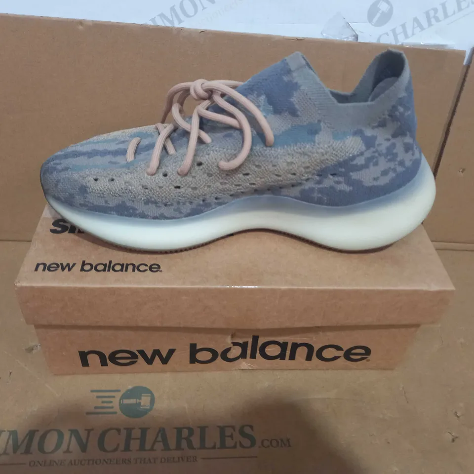BOXED PAIR OF NEW BALANCE TRAINERS IN TAN/BLUE UK SIZE 5