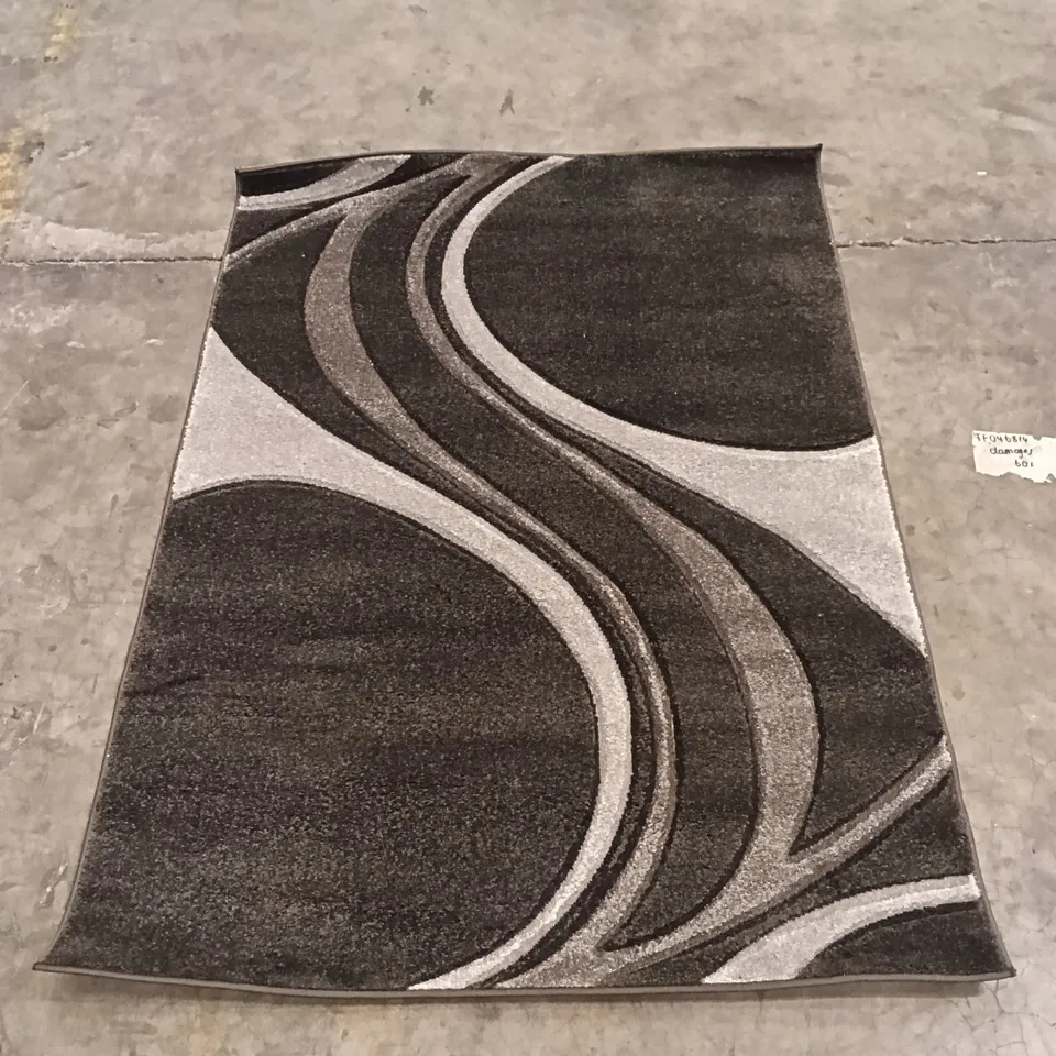 QUALITY DESIGNER AREA RUG - APPROXIMATELY 168CM X 120CM