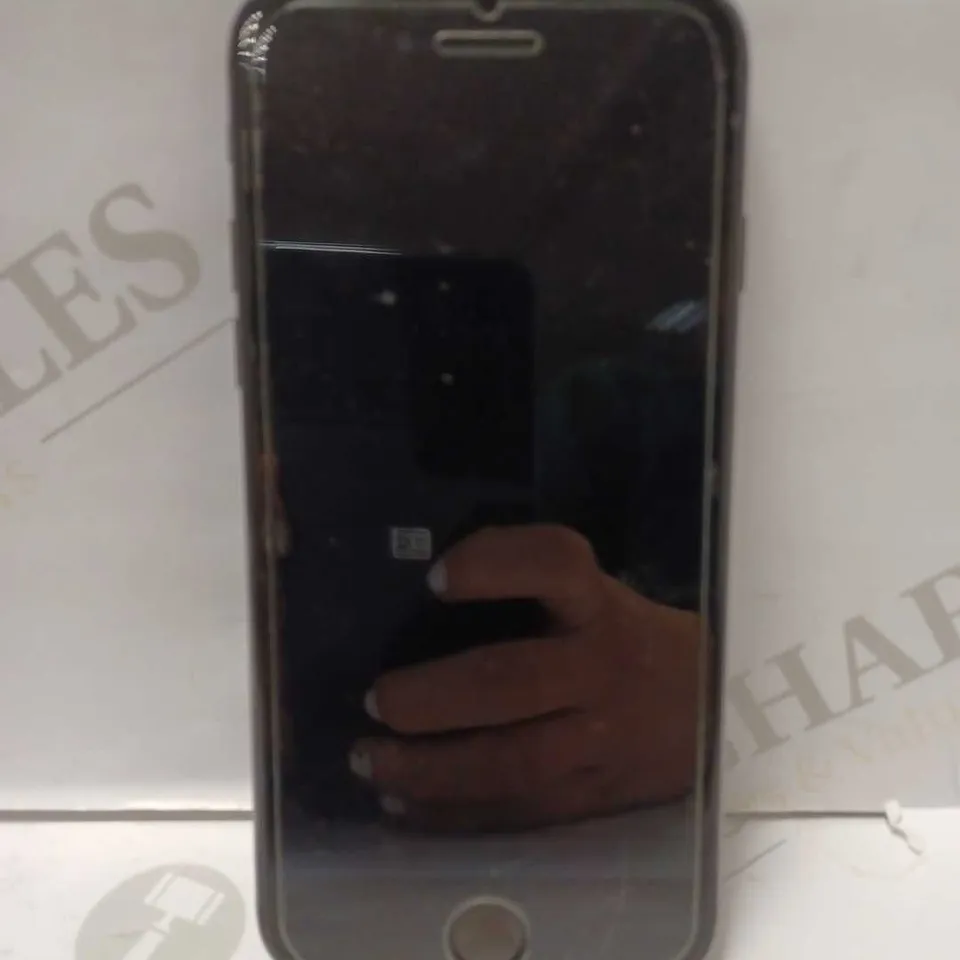 APPLE IPHONE 7 A1788 - BLACK
