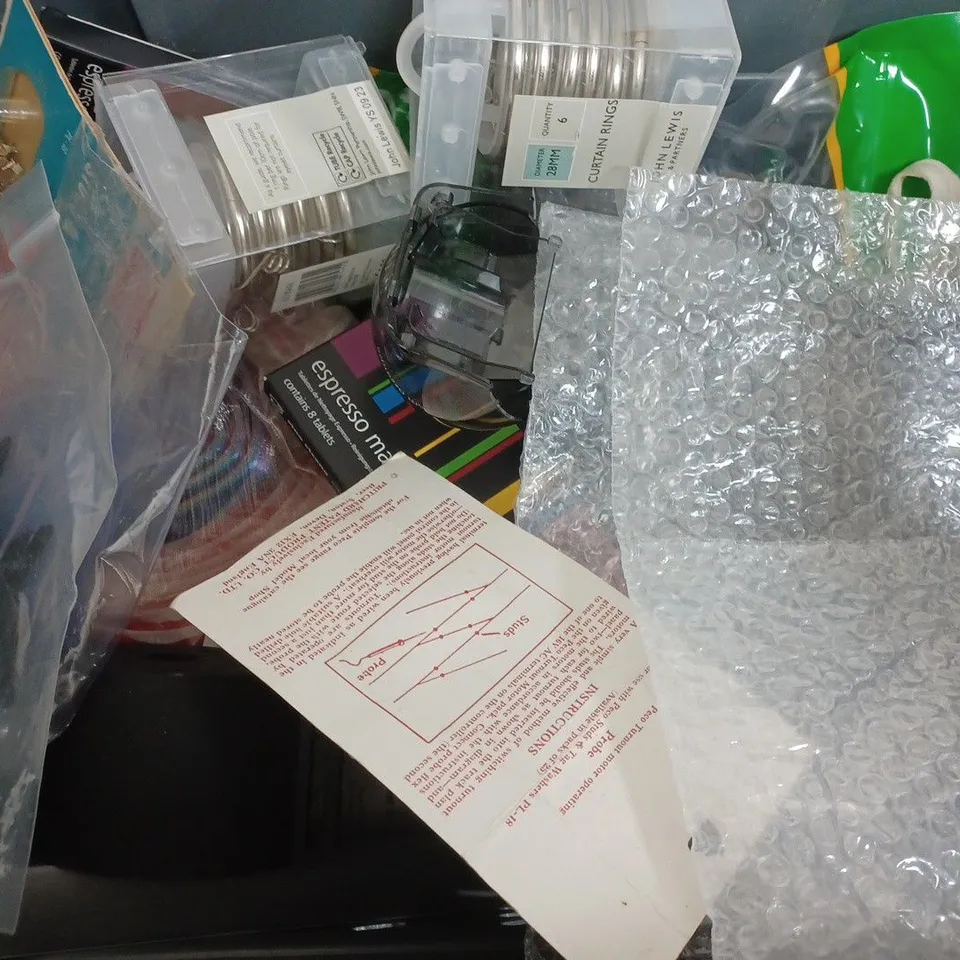 BOX OF APPROXIMATELY 16 ASSORTED ITEMS TO INCLUDE - CURTAIN RINGS - EGG TIMER - GORILLA EPOXY ETC