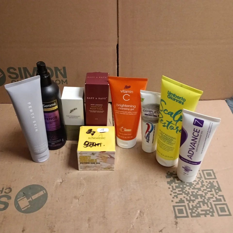 APPROXIMATELY 15 ASSORTED HEALTH & BEAUTY PRODUCTS TO INCLUDE FENTY SKIN TOTAL CLEANS'R, UMBERTO GIANNINI SCALP RESTORE, SASYNSAVY ROSE LAVENDER, ETC - COLLECTION ONLY