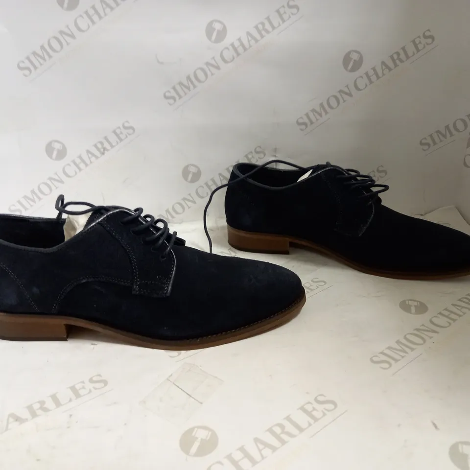 REDHERRING PLAIN TOE SUEDE DERBY- NAVY - UK 8