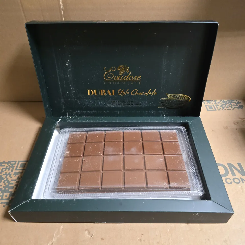 DUBAI STYLE CHOCOLATE – MILK CHOCOLATE WITH CRISPY KADAIFI & PISTACHIO FILLING, 1 KG BAR 