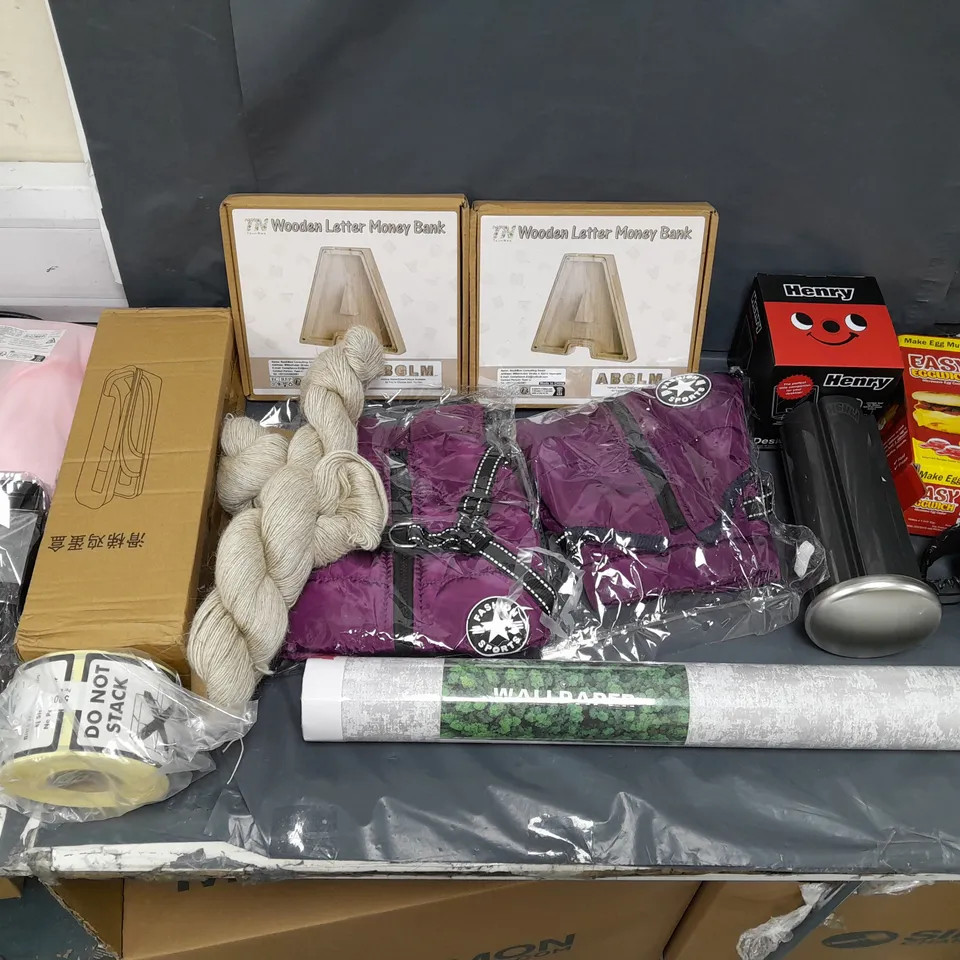 BOX OF APPROXIMATELY 10 ASSORTED ITEMS TO INCLUDE - MARLEY HEADPHONES, WOODEN LETTER BOX MONEY BANK, AND HENRY DESK HOOVER ETC. 