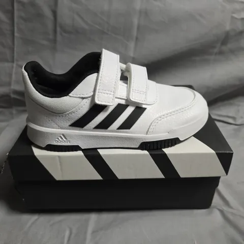 BOXED PAIR OF ADIDAS TENSAUR SPORT TRAINERS - UK SIZE 9.5 - KIDS