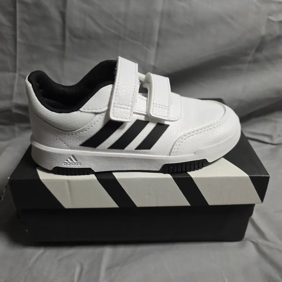 BOXED PAIR OF ADIDAS TENSAUR SPORT TRAINERS - UK SIZE 9.5 - KIDS