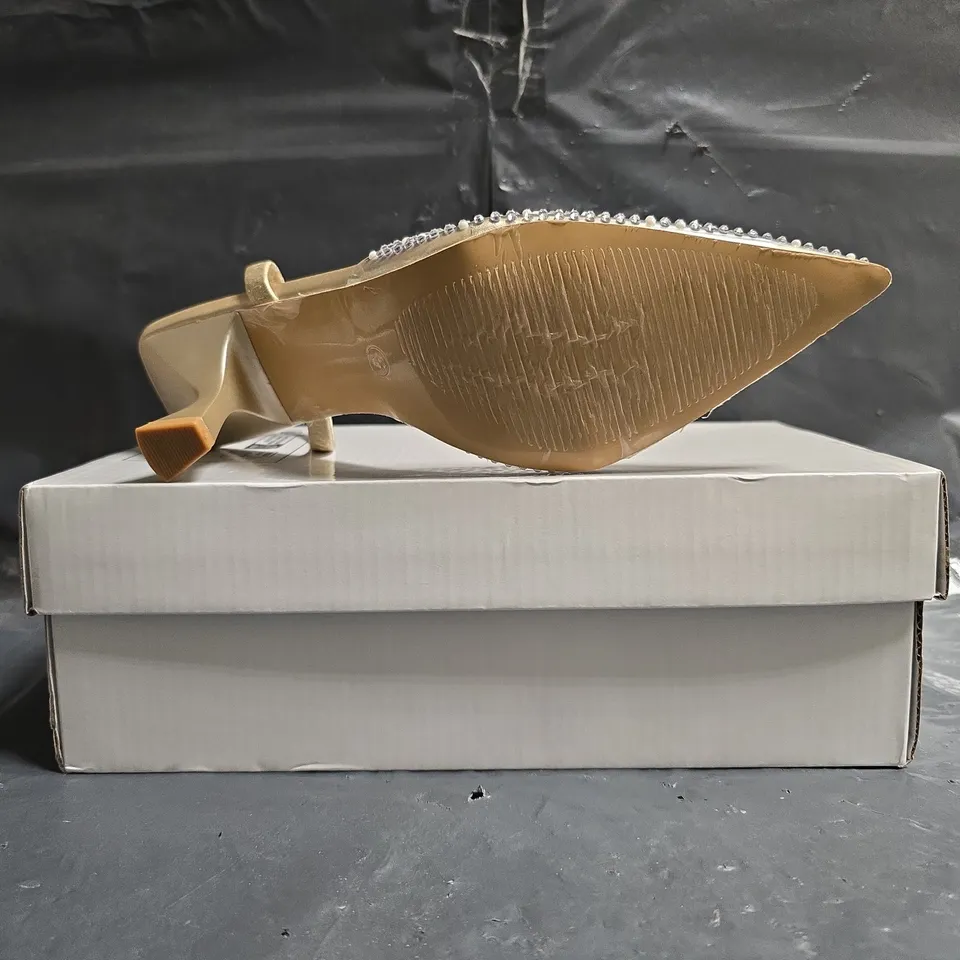 BOXED PAIR OF EGO POINTED TOE LOW HEEL SHOES IN CLEAR W. JEWEL DETAIL SIZE 5