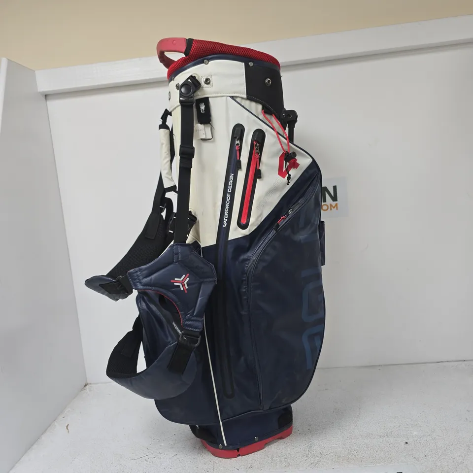LARGE GOLF CADDY WITH HARNESS-STYLE STRAPS – BLUE, WHITE & RED ACCENTS
