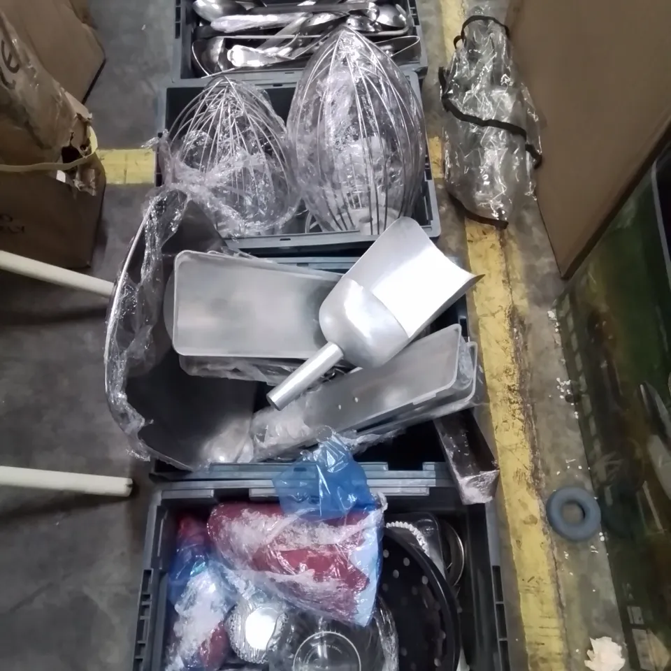 SHELF OF ASSORTED CATERING ITEMS INCLUDING, ALUMINIUM UTENSILS, TRAYS, MIXER WISK ATTACHMENTS, CAKE CASES,