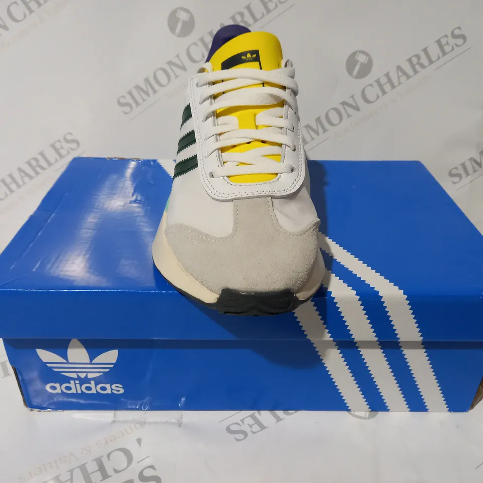 BOXED PAIR OF ADIDAS COUNTRY XLG SHOES IN WHITE/GREEN/YELLOW UK SIZE 5