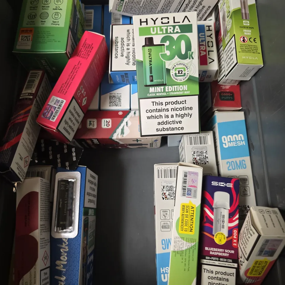 APPROXIMATELY 20 ASSORTED E-CIGARETTE AND VAPE PRODUCTS TO INCLUDE LOST MARY, ELFBAR, HAYATI ETC 
