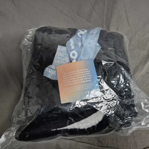 SEALED OODIE OVERSIZED HOODED BLANKET - BLACK