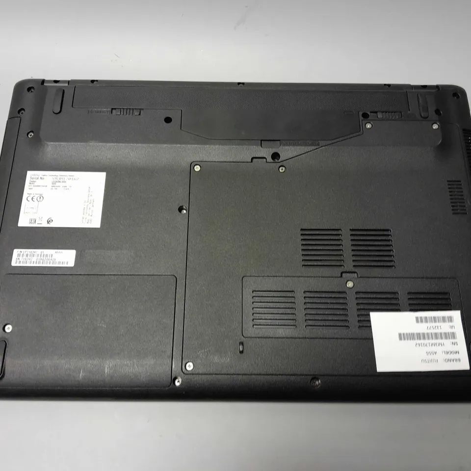 FUJITSU LIFEBOOK A555 LAPTOP 